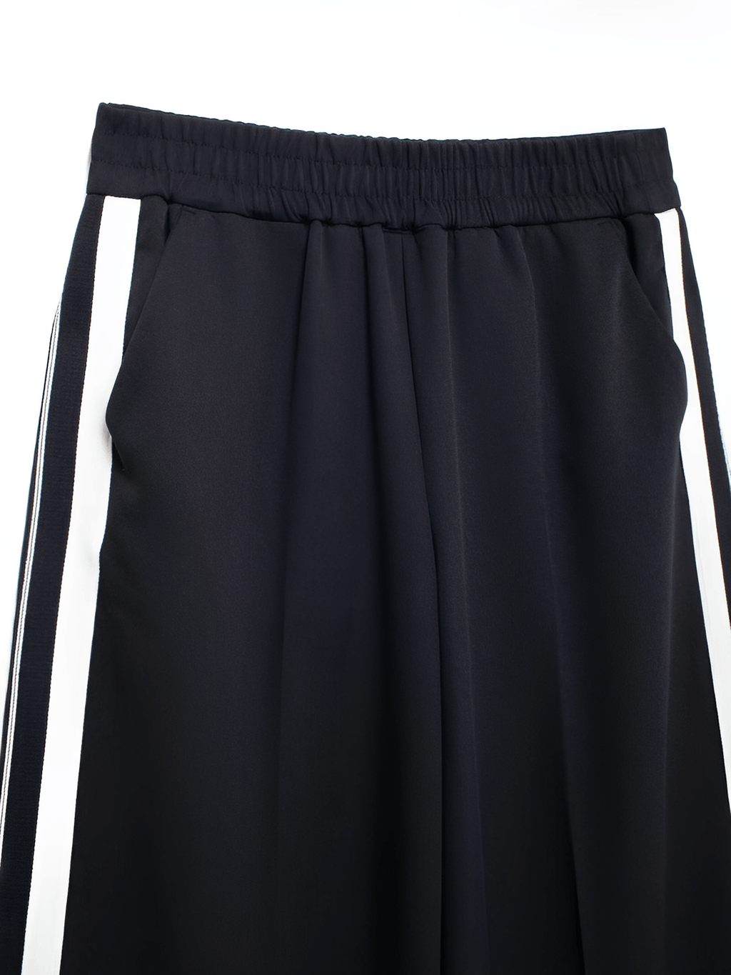 Sport Set with Jacket and Side-Striped Pants – Fernanda