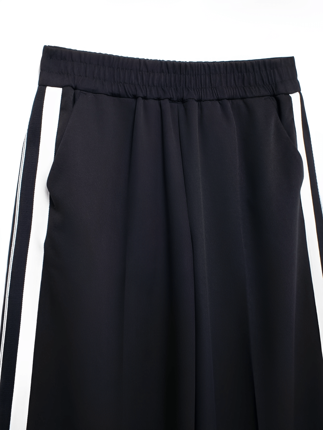 Sport Set with Jacket and Side-Striped Pants – Fernanda