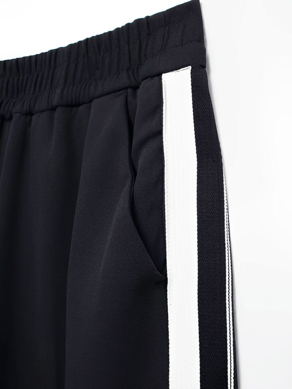 Sport Set with Jacket and Side-Striped Pants – Fernanda