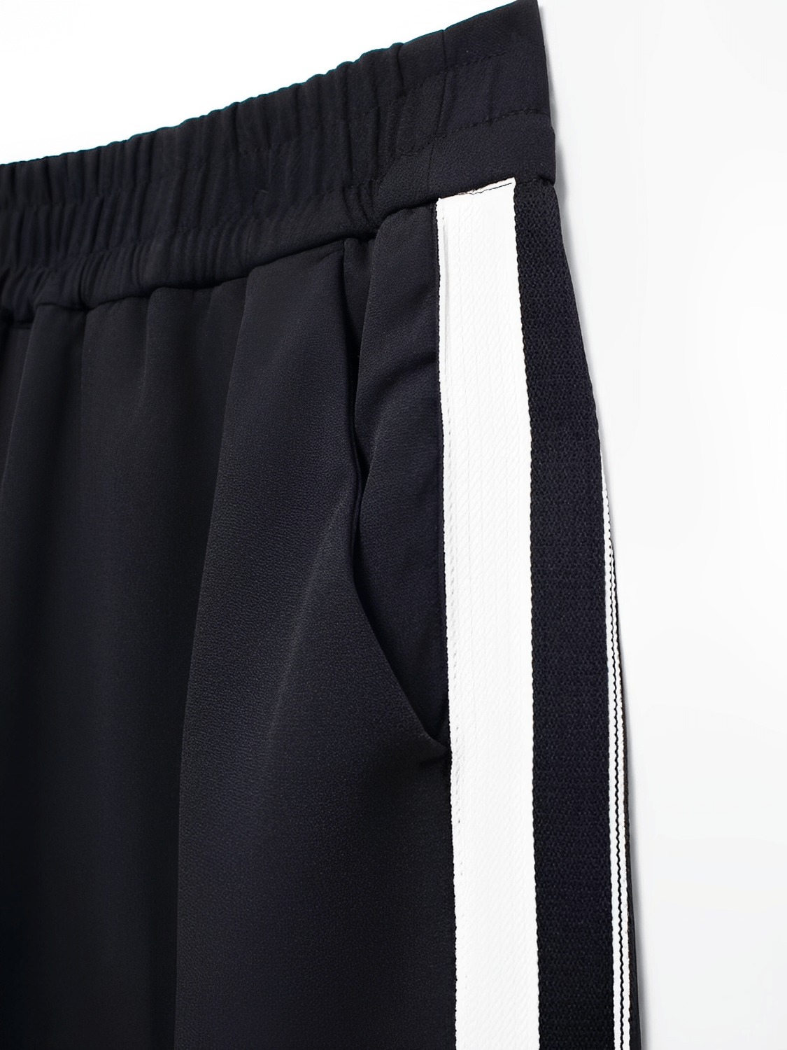 Sport Set with Jacket and Side-Striped Pants – Fernanda