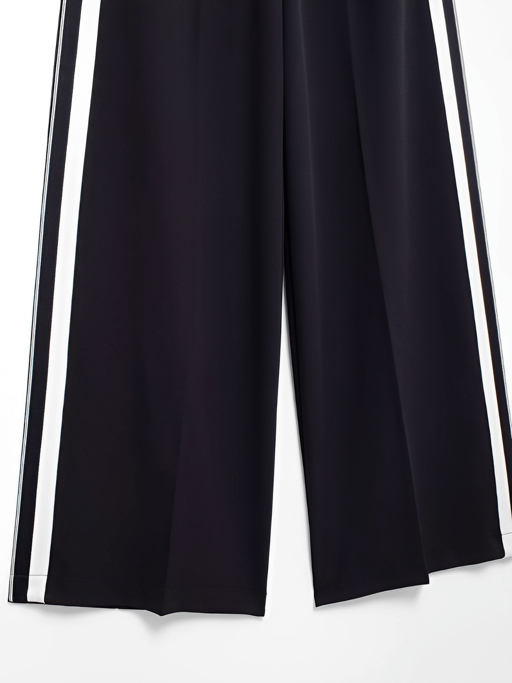 Sport Set with Jacket and Side-Striped Pants – Fernanda