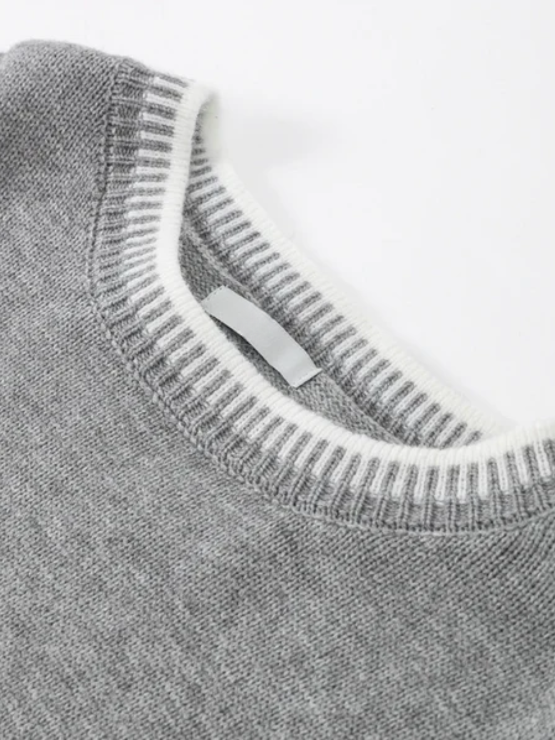 Women’s Sweater and Pants Set with Crochet Details – Iris