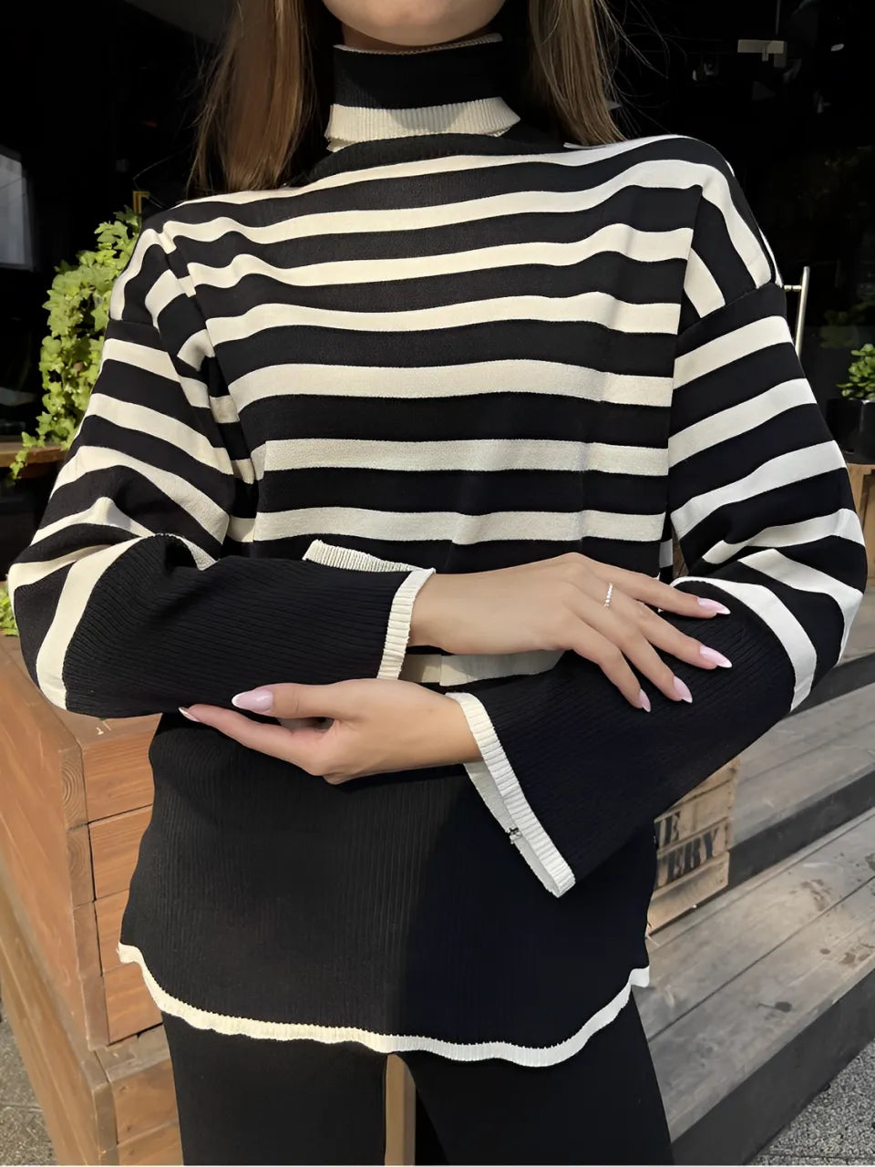 Striped High-Neck Knit Sweater and Lightweight Pants Set – Tarcila